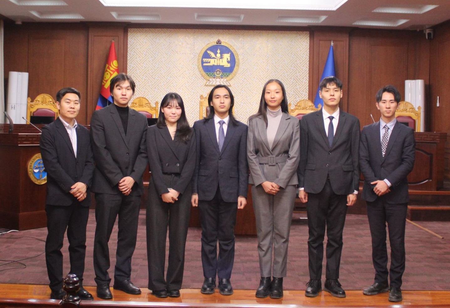 Read more about the article Монгол Улсын Үндсэн хуулийн цэцийн үйл ажиллагаатай танилцав