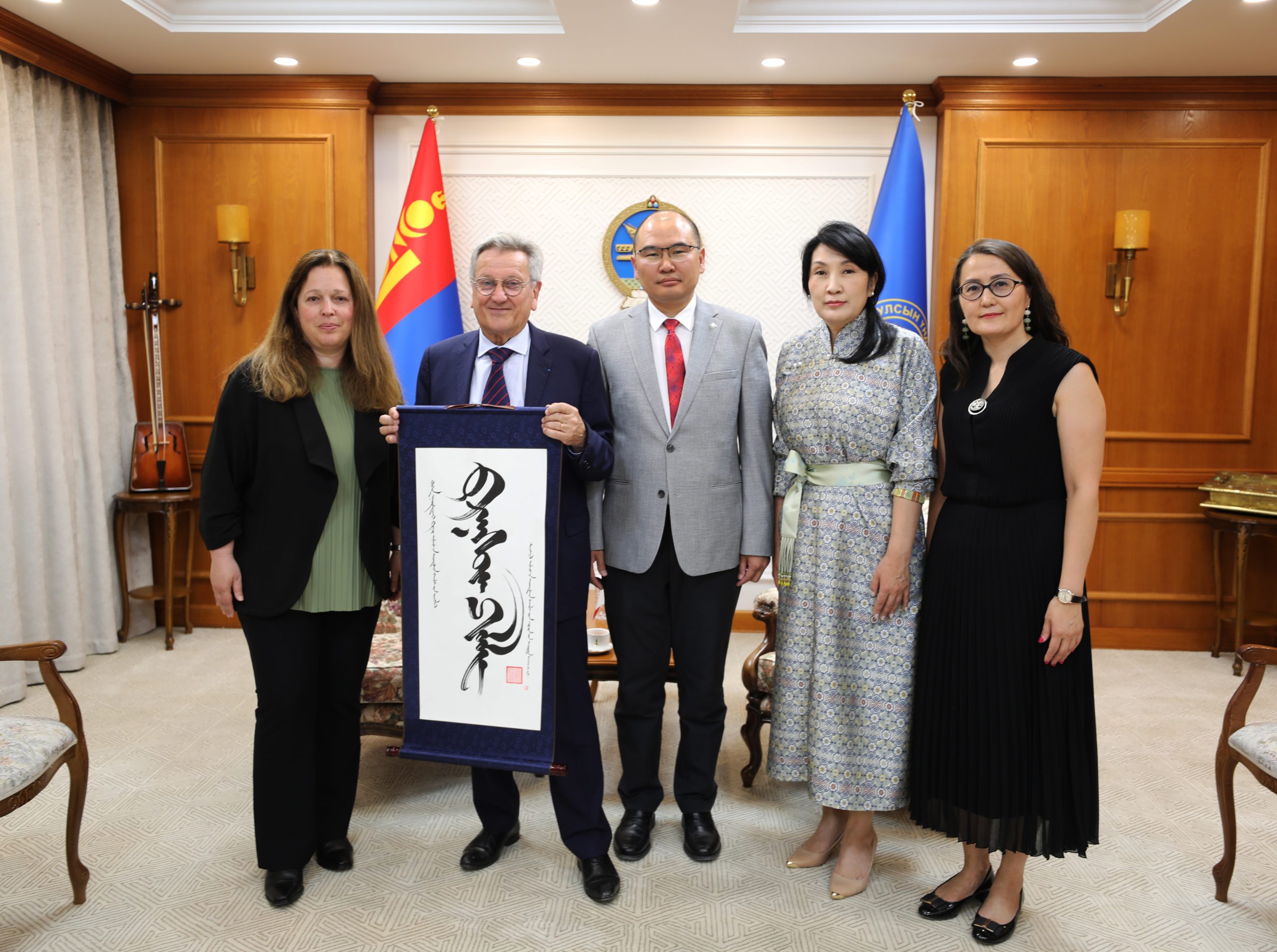 Read more about the article Бүгд Найрамдах Франц Улсын Үндсэн хуулийн зөвлөлийн гишүүн Франсуа Пиллег хүлээн авч уулзлаа